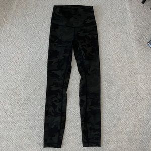 Lululemon wunder under high rise camo pant 25 in